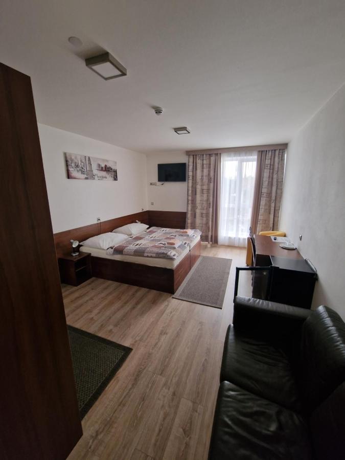 Penzion Pko Nitra Exteriör bild